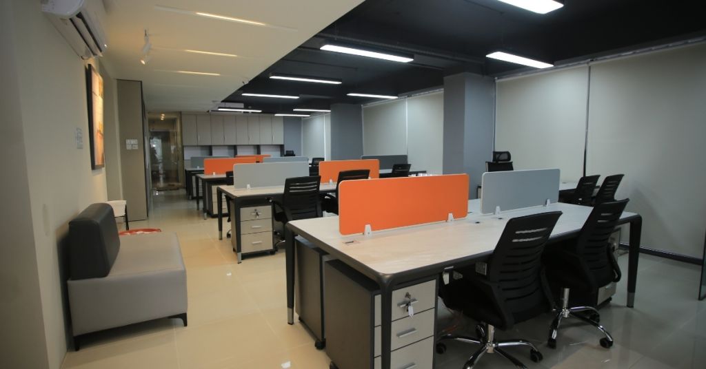What are the key advantages of using managed office space compared to leased office space?